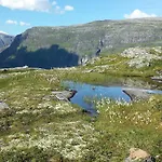 Djupvasshytta *
